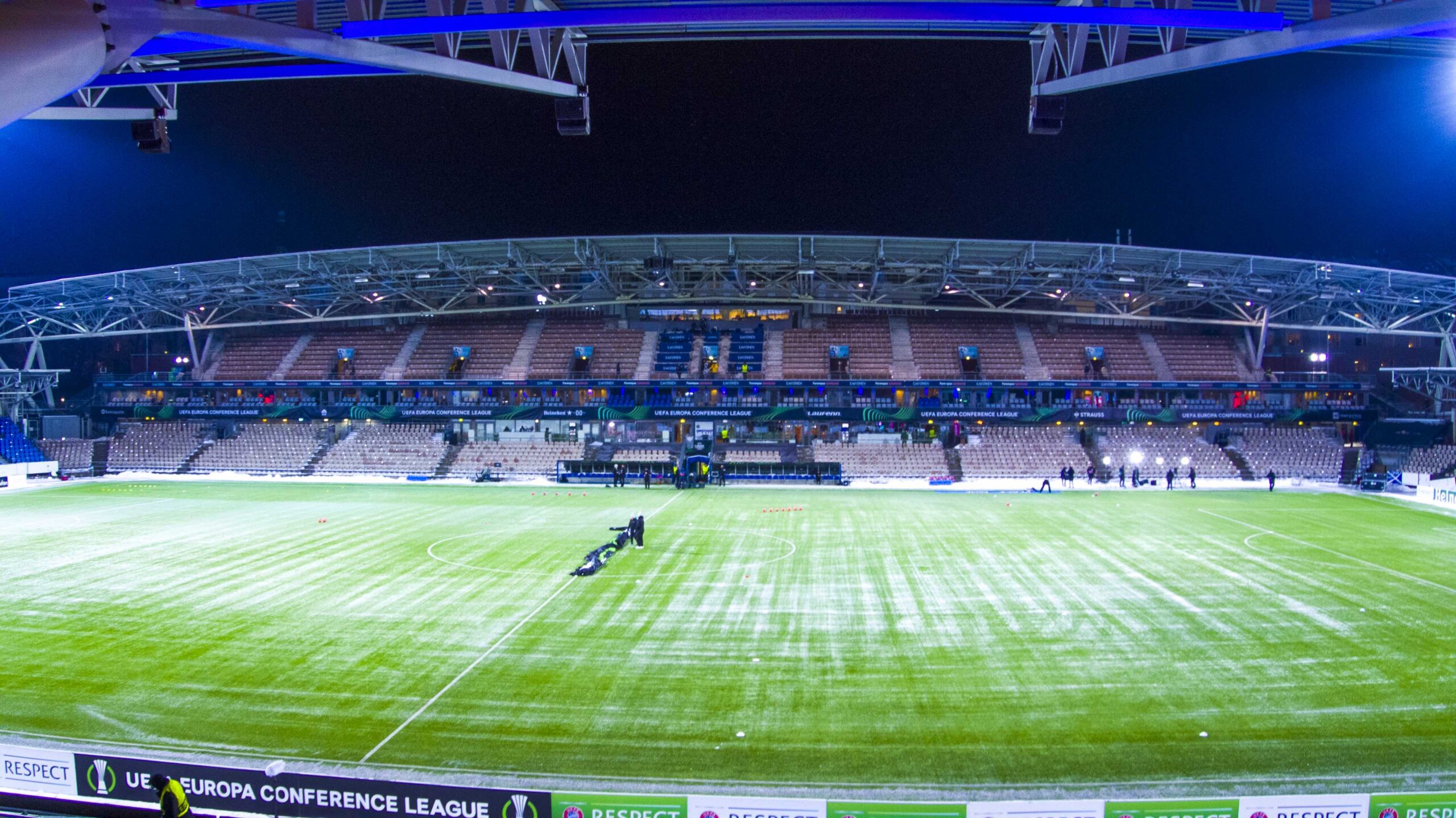 HJK:n Euro-pelien värivalaisu Bolt Arenalla